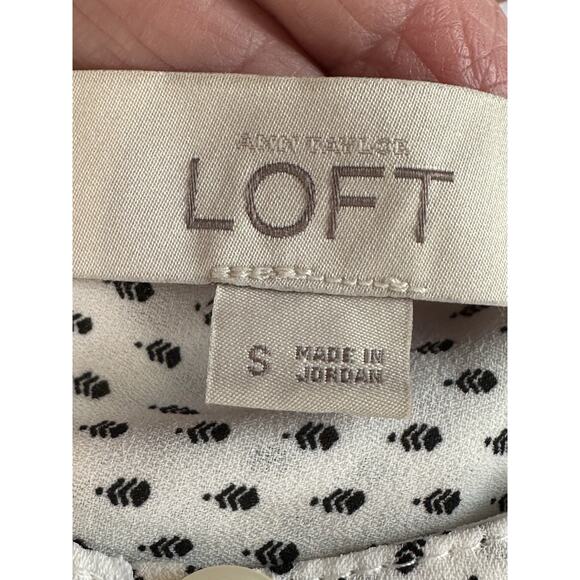 Ann Taylor LOFT White W/ Black Print No Show Buttons Blouse Top Sz S Classic EUC - Picture 12 of 16